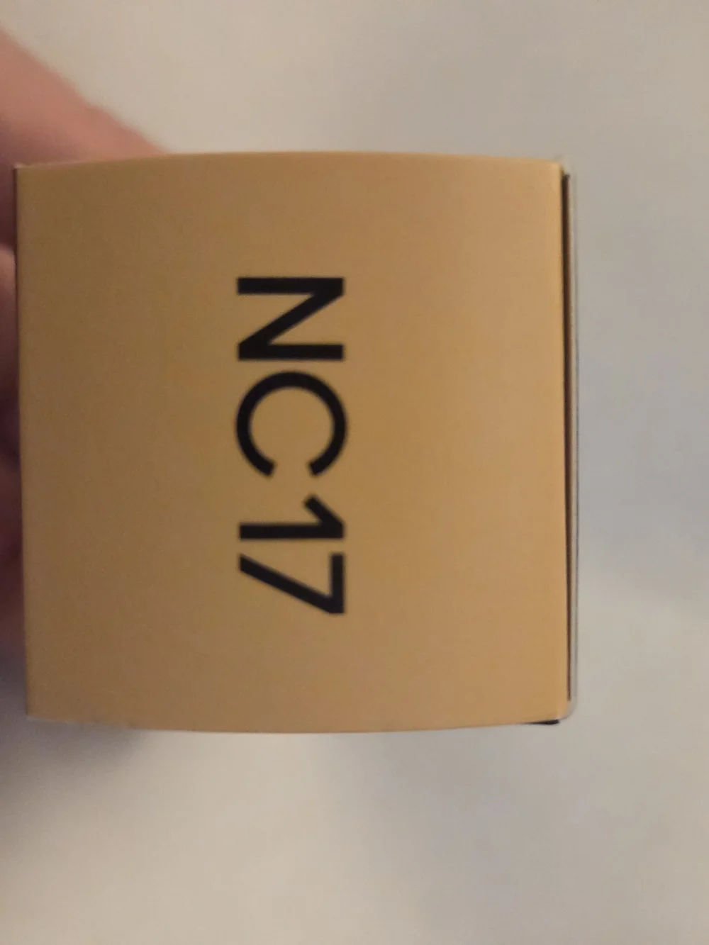 MAC Studio Fix Fluid Broad Spectrum SPF 15 Foundation – Black Packaging